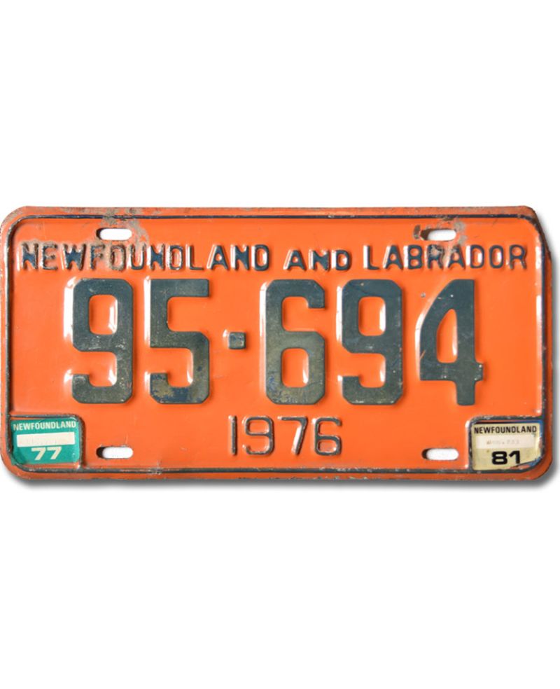Kanadyjska tablica rejestracyjna Newfoundland Labrador 1976 Orange 95-694