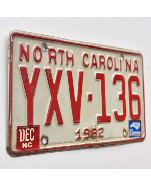 Tablica rejestracyjna USA North Carolina 1982 Red YXV-136