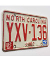Tablica rejestracyjna USA North Carolina 1982 Red YXV-136