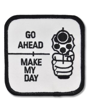 Naszywka Go Ahead revolver 7 cm x 7 cm